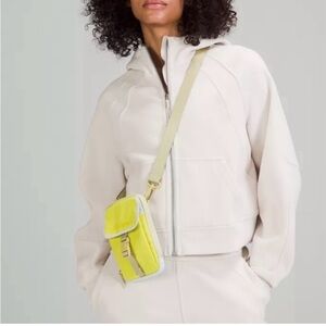 LuluLemon Zip Top Crossbody Bag , Excellent Used Condition